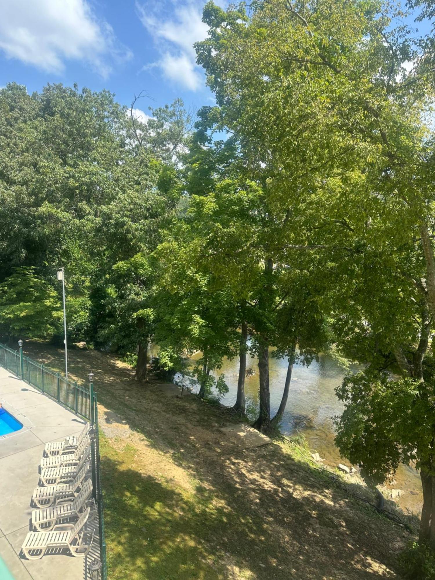 River Place Condos Riverside #309 1Bd ピジョンフォージ エクステリア 写真